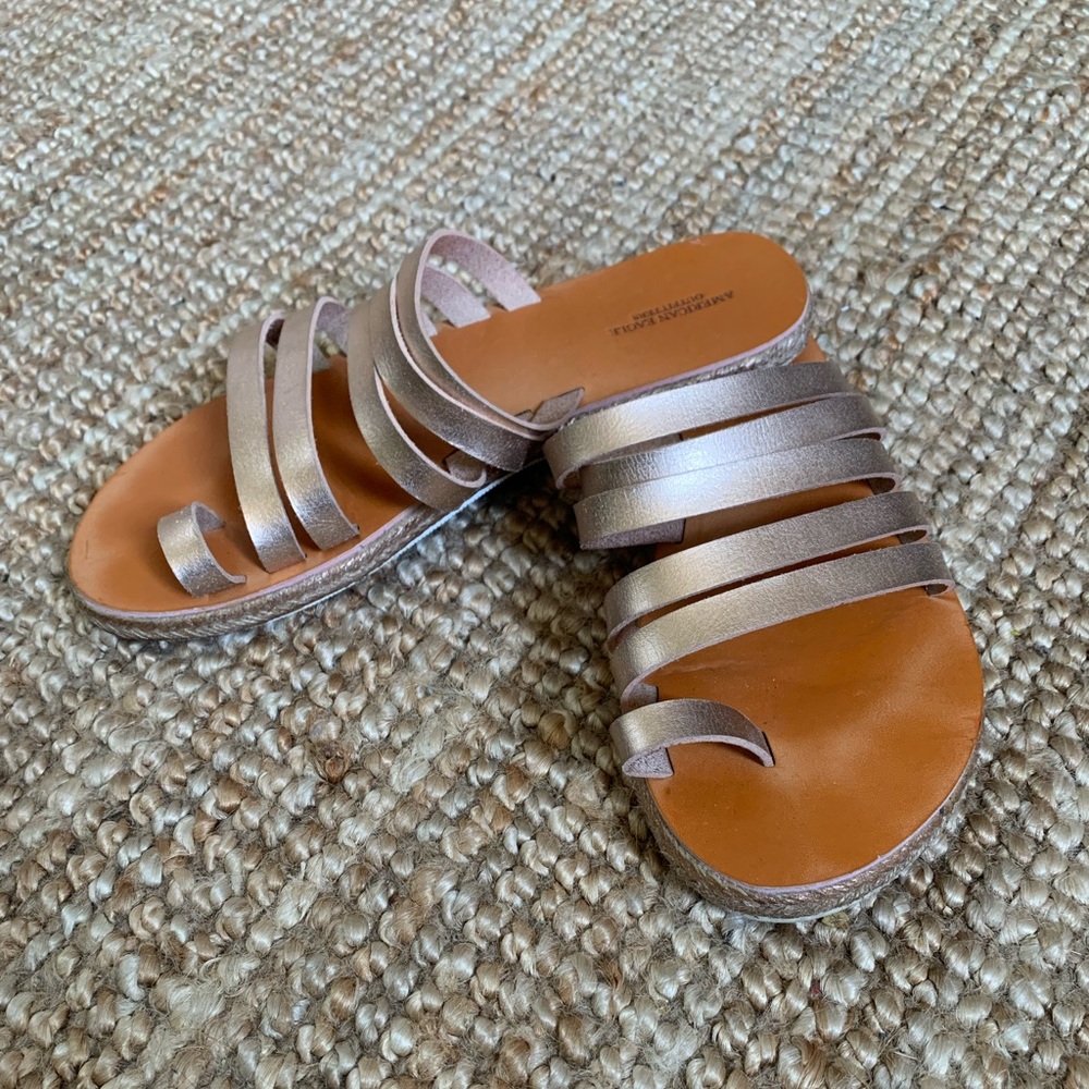 American Eagle sandals size 9